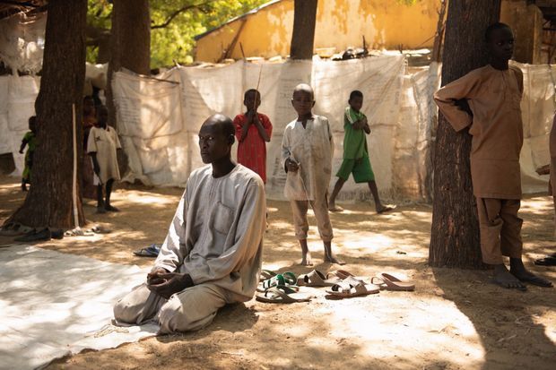 L’heure de la prière au camp de Bama. Plusieurs dizaines de milliers de déplacés et des centaines de repentis y ont trouvé refuge L’heure de la prière au camp de Bama. Plusieurs dizaines de milliers de déplacés et des centaines de repentis y ont trouvé refuge