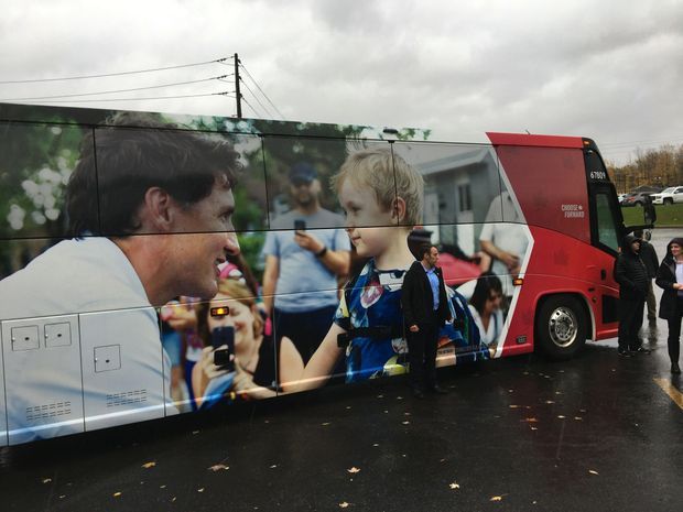 Le bus de campagne rouge, au couleur du parti libéral, a traversé le Québec pendant 48 heures. trudeau