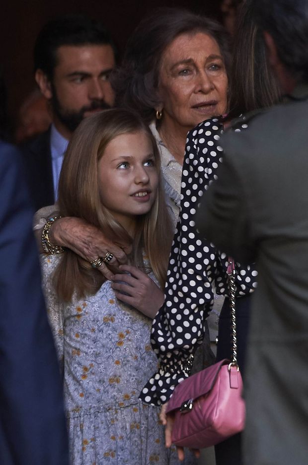 L'ex-reine Sofia d'Espagne et sa petite-fille la princesse Leonor face à la reine Letizia à Palma de Majorque, le 1er avril 2018