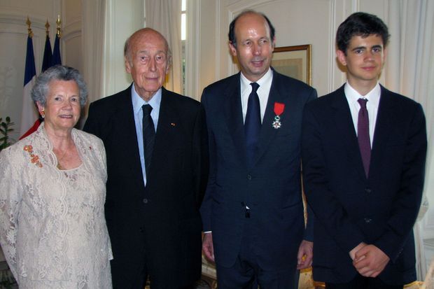De gauche à droite, trois générations de Giscard : Anne-Aymone, Valéry, Louis et son fils Pierre-Louis.