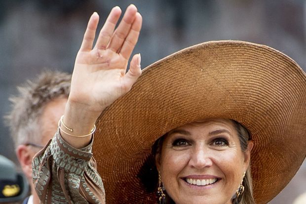 Rechterhand van Koningin Maxima der Nederlanden op 15 september 2021 in Midden-Croningen