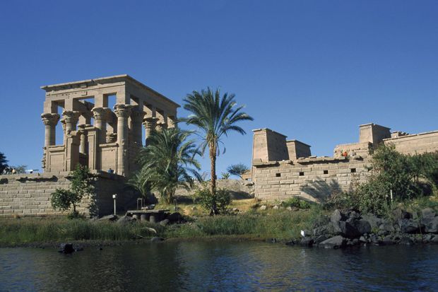 Le temple de Philae a été sauvé des eaux. La construction du barrage d’Assouan, en 1971, devait l’engloutir. Pierre par pierre, il a été remonté sur une île voisine. Le temple de Philae a été sauvé des eaux. La construction du barrage d’Assouan, en 1971, devait l’engloutir. Pierre par pierre, il a été remonté sur une île voisine.