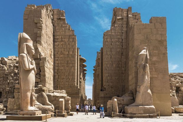 Progressivement, les touristes reviennent à Karnak, le plus vaste temple du pays. Progressivement, les touristes reviennent à Karnak, le plus vaste temple du pays.