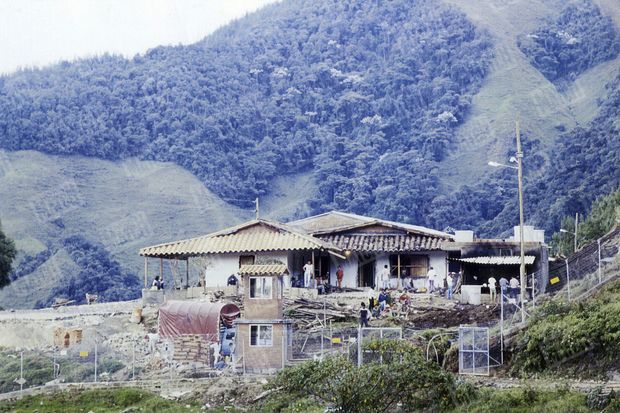 La « Cathédrale », à 2 600 mètres d’altitude, sur les hauteurs de Medellin, dont Pablo Escobar s’évade au bout d’un an.