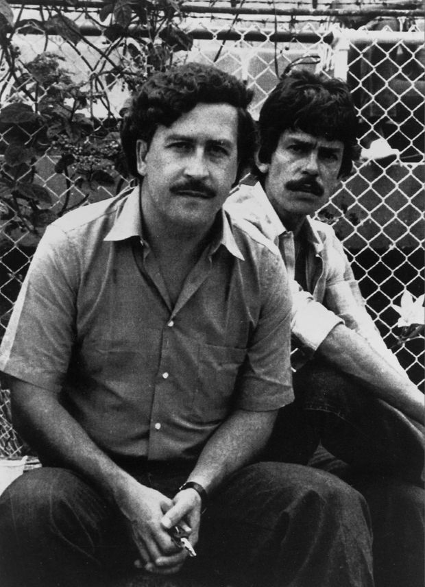 Pablo Escobar et un garde du corps, en 1983.