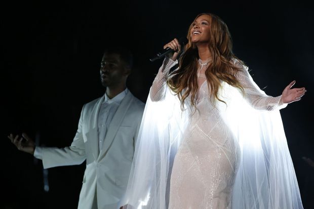 Beyoncé aux Grammy Awards 2015