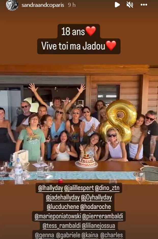 Jade Hallyday fête ses 18 ans en famille, à Saint-Barth, le 3 août 2022.