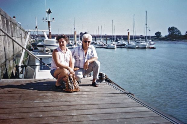 Vacances en bord de mer pour Jacqueline et Norbert Marot, dans les années 1980.