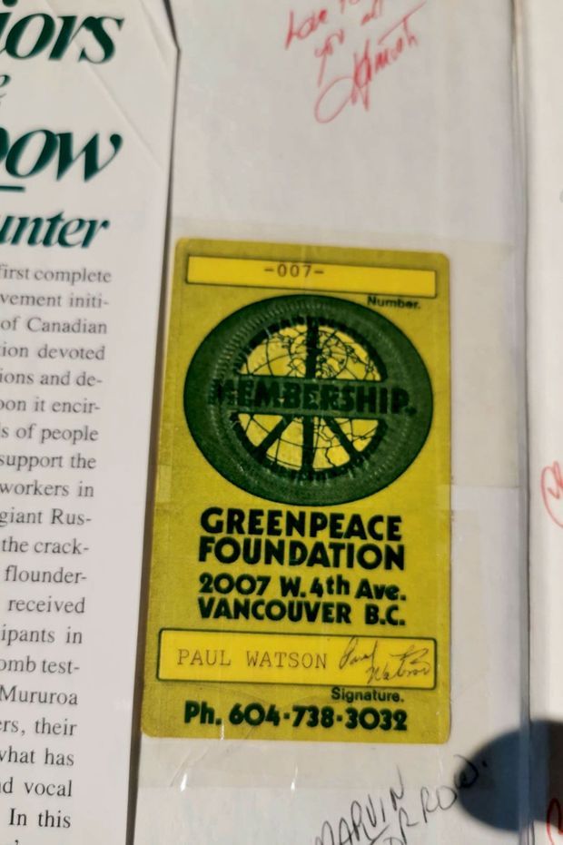N°007 : la carte de membre de Greeanpeace appartenant à Watson, avant qu’il ne soit rejeté de l’ONG.