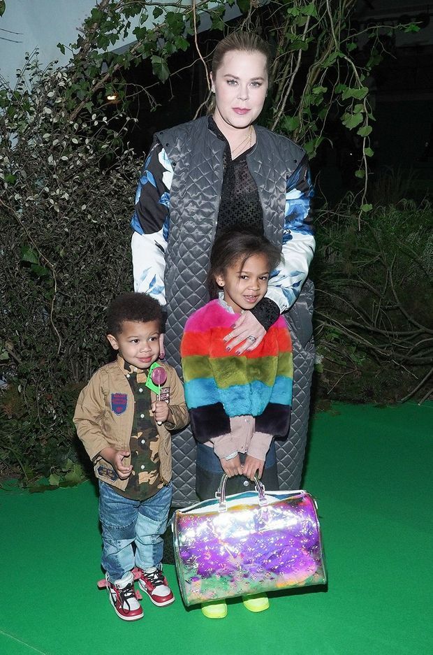 Shannon Abloh avec ses enfants Lowe et Grey en janvier 2019 à Paris au défilé Off White