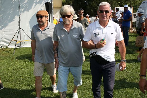 Renaud au côté de Patrick Timsit lors du Grand Prix des Personnalités de la petanque à l'Isle-sur-la-Sorgue le 29 juin dernier Renaud au côté de Patrick Timsit lors du Grand Prix des Personnalités de la petanque à l'Isle-sur-la-Sorgue le 29 juin dernier