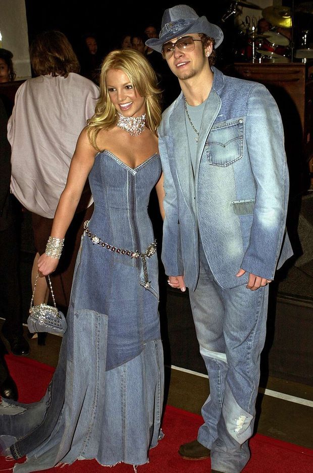 Britney Spears et Justin Timberlake aux American Music Awards 2001 aux American Music Awards 2001