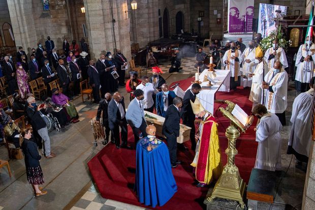 La princesse Mabel des Pays-Bas était au 5e rang lors des funérailles de son ami Desmond Tutu, le 1er janvier 2022 au Cap