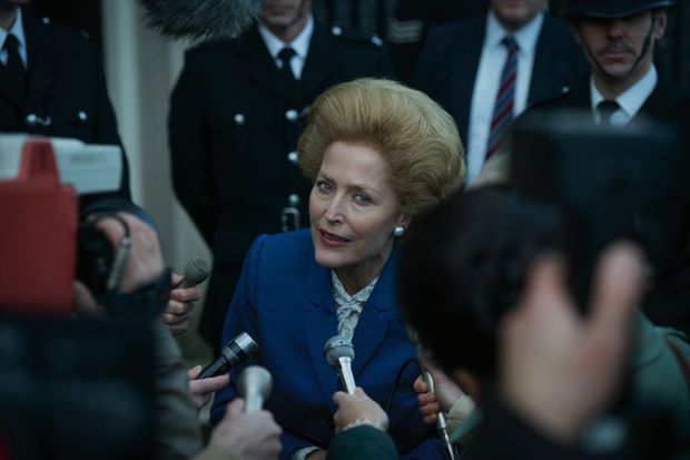 « The Crown » saison 4, c’est aussi l’occasion de (re)plonger dans le thatchérisme. Pour redonner vie à la Dame de fer, nulle autre que Gillian Anderson « The Crown » saison 4, c’est aussi l’occasion de (re)plonger dans le thatchérisme. Pour redonner vie à la Dame de fer, nulle autre que Gillian Anderson
