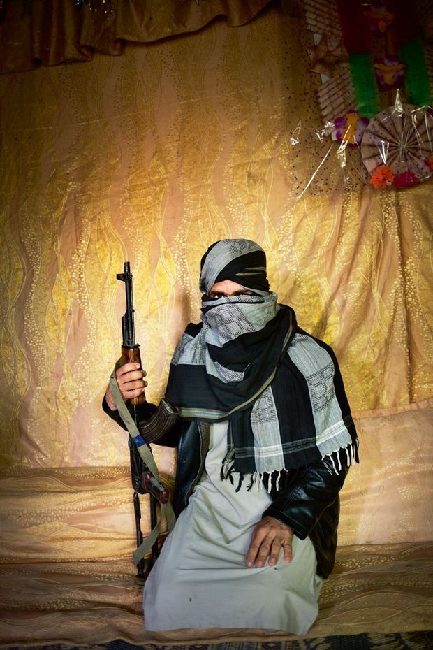 Un taliban en planque à Kot. Il attend que les forces afghanes « nettoient » le district des derniers djihadistes.