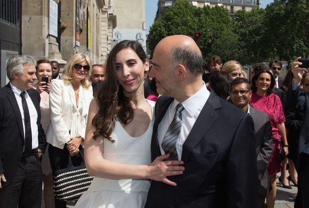 Le mariage de Pierre Moscovici et Anne-Michelle Basteri le 13 juin à la mairie du 6e arrondissement.