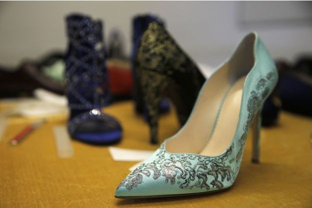 Un Veut Vendre Artisan Chaussures Or Des Italien En 4Lcq53RSAj