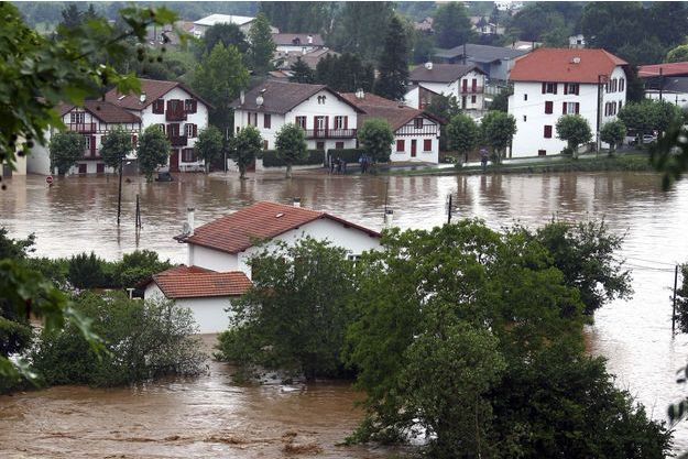 Une Personne Tuee Pays Basque Les Images Des Inondations Une Personne Tuee Pays Basque Les Images Des Inondations