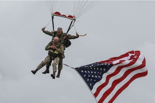 A 97 ans, le vétéran de la guerre Tom Rice a de nouveau sauté en parachute A-97-ans-le-veteran-de-la-guerre-Tom-Rice-a-de-nouveau-saute-en-parachute