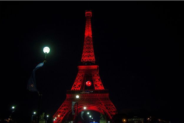 Photo De La Tour Eiffel En Couleur La Tour Eiffel Aux Couleurs De La Turquie