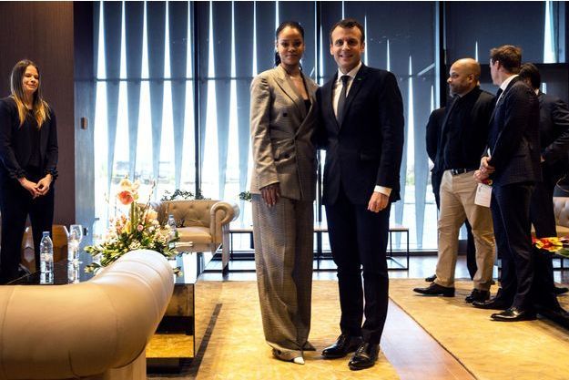 Rihanna rencontre Macron à l'Élysée: les images de son arrivée