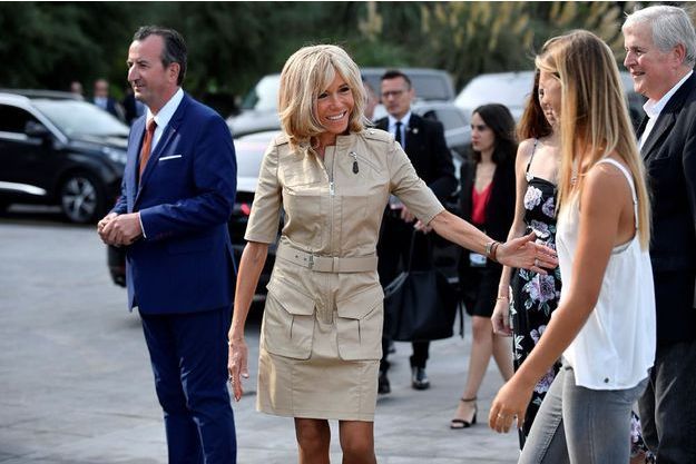 Surf Et Protection Des Oceans Pour Brigitte Macron Et Les Premieres Dames Du G7
