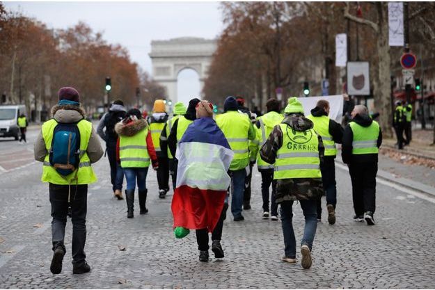 Gilets Jaunes A Paris En Direct Et En Photos La Manifestation Du 8 Decembre