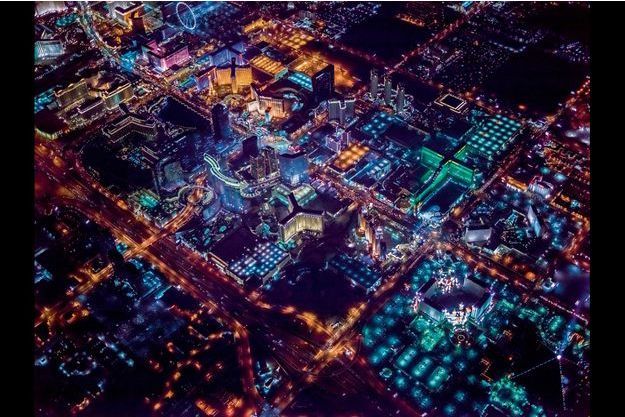 Metropoles Vues Du Ciel C Est Beau Une Ville La Nuit