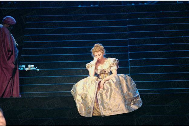 Photos Quand Une Jeune Cecile Bois Jouait Angelique Marquise Des Anges Angélique marquise des anges est un film réalisé par bernard borderie avec michèle mercier, robert hossein. https www parismatch com people cecile bois photos 1995 angelique marquise des anges 1709466