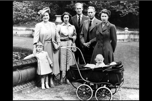 La Reine D Angleterre En Photos Les Annees 1950 D Elizabeth Ii