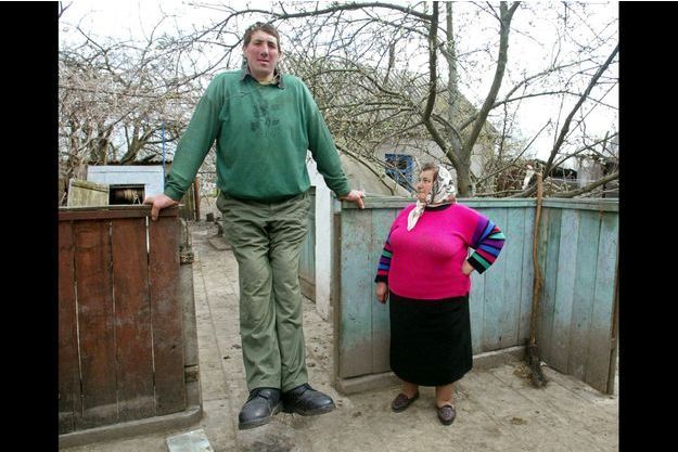 Il Mesurait 2m57 L Homme Le Plus Grand Du Monde Est Mort