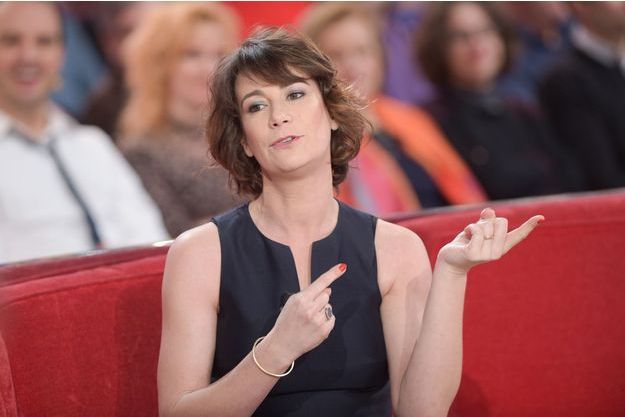 Dans Vivement Dimanche Miou Miou Complice Avec Sa Fille Et Lola Dewaere En se suicidant, l'acteur a laissé derrière lui deux filles : miou miou complice avec sa fille