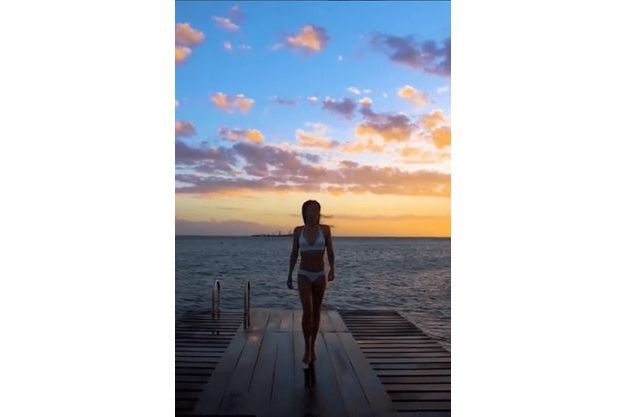 Les Vacances Sexy De Marine Lorphelin En Nouvelle Calédonie