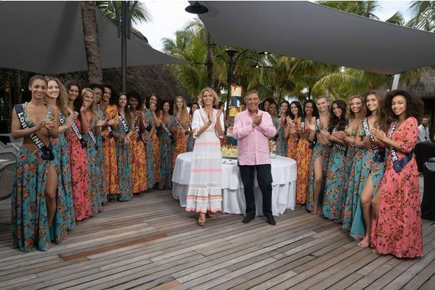 Miss France 19 Jean Pierre Foucault Fete Ses 71 Ans Entoure Des Candidates