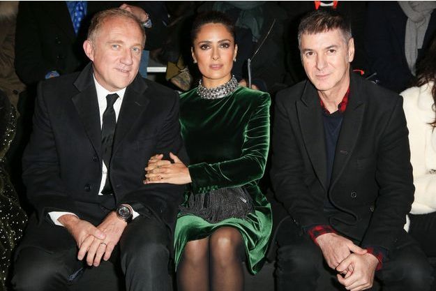 fashion week de paris defile de stars chez saint laurent et versace