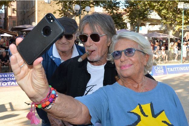 Sylvie Vartan Et Jacques Dutronc Complices En Corse Pour Une Partie De Petanque