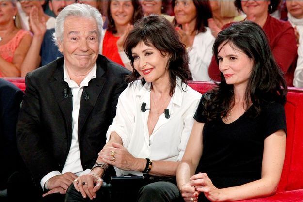 Dans Vivement Dimanche Pierre Arditi Et Evelyne Bouix Sur Le Canape Rouge De Drucker