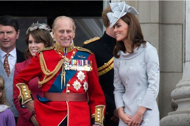 Le-prince-Philip-et-Kate-Middleton-lors-de-la-parade-Trooping-the-Colour-a-Londres-en-juin-2012.jpg