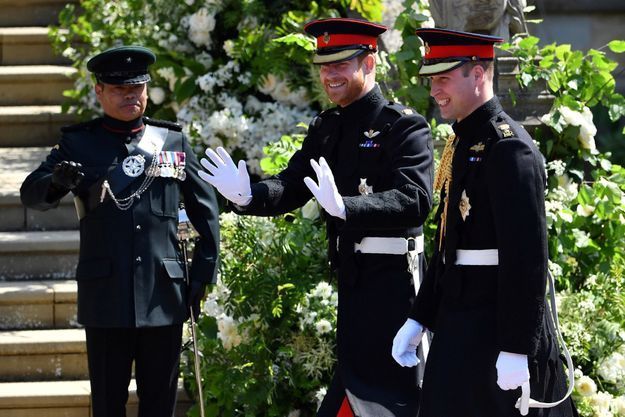 Le Prince Harry En Uniforme Pour Son Mariage Avec Meghan Markle