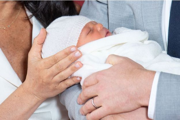 Meghan Et Harry Parents Toutes Les Premieres Photos Avec Leur Bebe