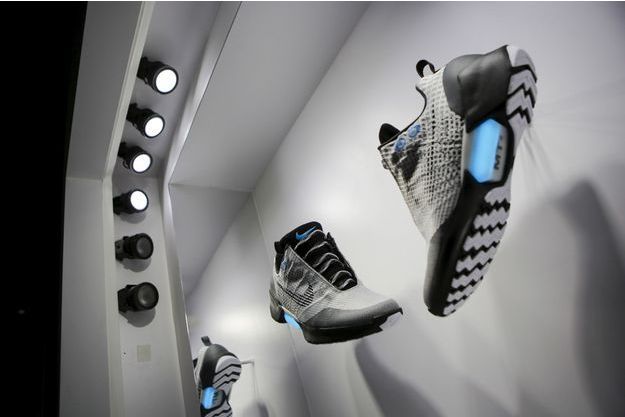 Nike présente sa chaussure autolaçante