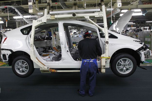 La chaîne de production de la Toyota Prius, dans l'usine de Tsutsumi, au Japon, en 2011.