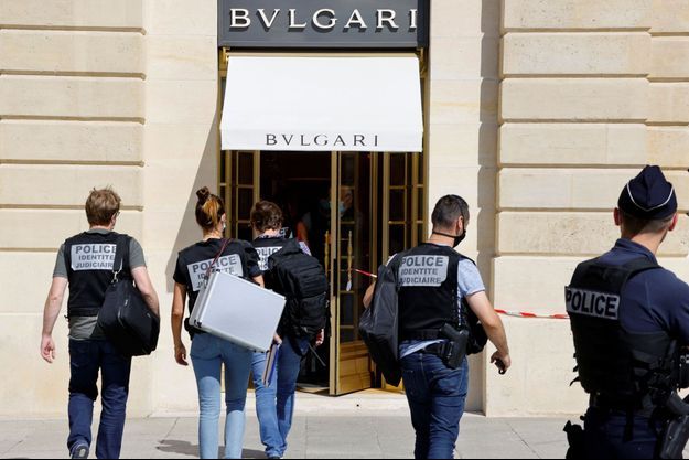 Place Vendôme à Paris, les policiers de la BRB sont arrivés chez Bulgari quelques minutes après le casse, le 7 septembre. 