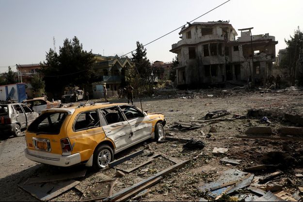 Afghanistan Les Talibans Revendiquent L Attentat De Kaboul L Armee Defend Les Villes Assiegees