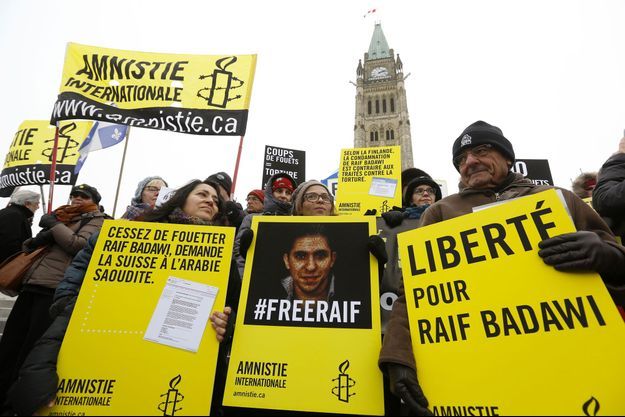 Mobilisation pour Raif Badawi à Ottawa, le 29 janvier. Au centre, Ensaf Haidar.