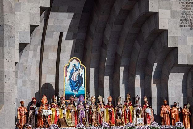 Messe en plein air de canonisation des martyrs arméniens, le 23 avril, à Etchmiadzine. 