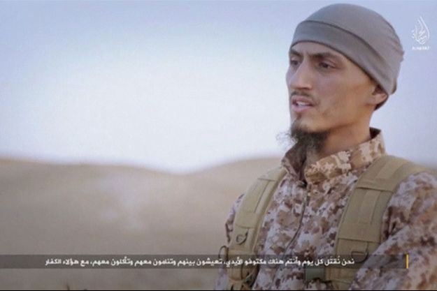 Capture d'écran de la vidéo montrant un des terroristes appelé "Abu Qital al-Faransi". Il s'agit de Samy Amimour. 