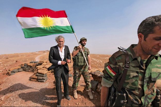 Bernard-Henri Lévy dans les monts Zartik, au nord-ouest de Mossoul, tenus par les peshmergas, les soldats kurdes irakiens, le 31 août 2015.