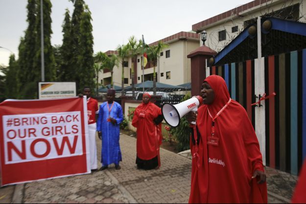 Rassemblement d'activistes qui militent pour la libération des jeunes filles enlevées par Boko Haram à Abuja, le 17 octobre dernier.