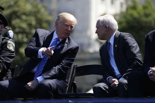 Donald Trump Contraint Son Ministre De La Justice Jeff Sessions A La Demission